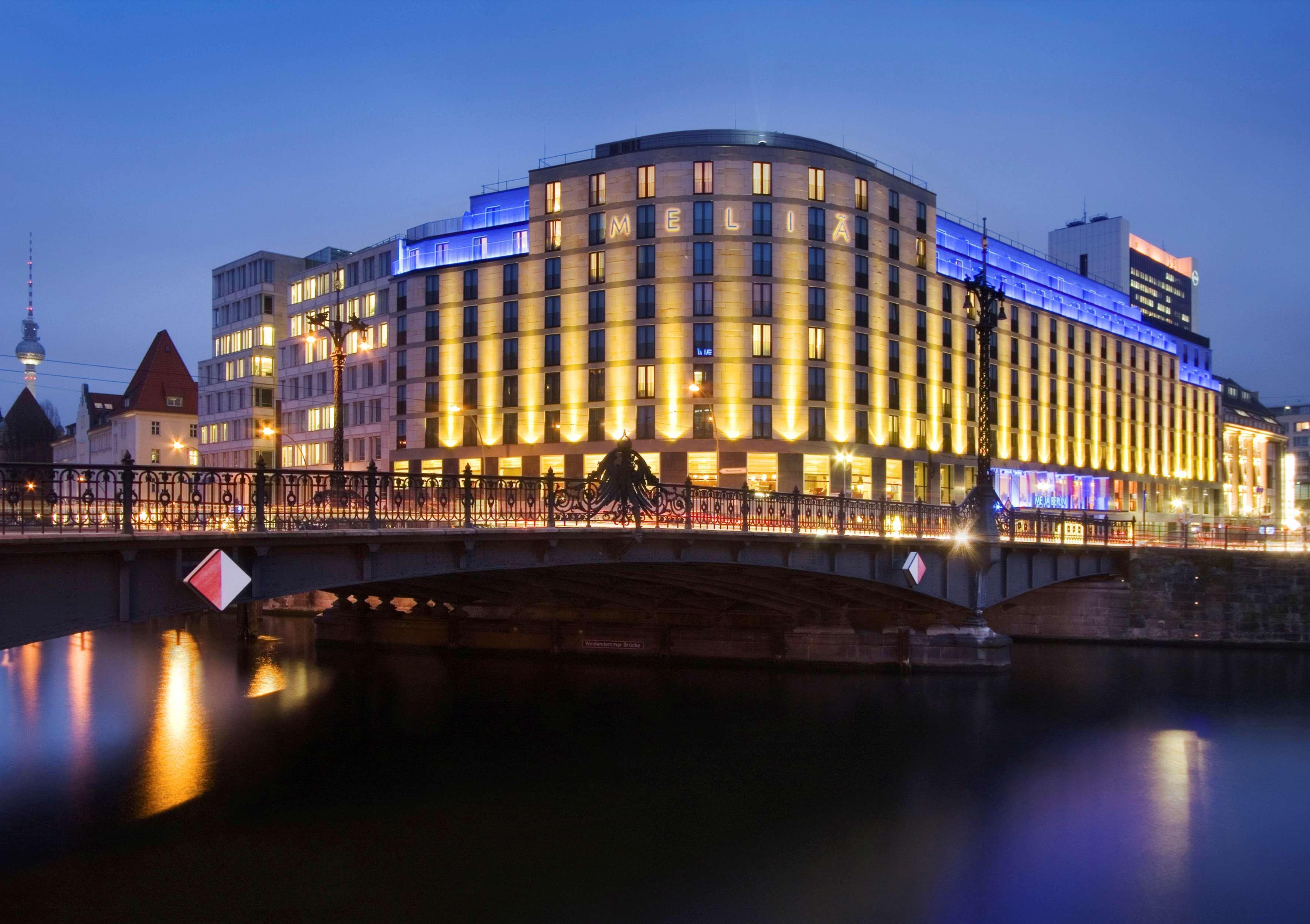 เมเลีย เบอร์ลิน Hotel ภายนอก รูปภาพ